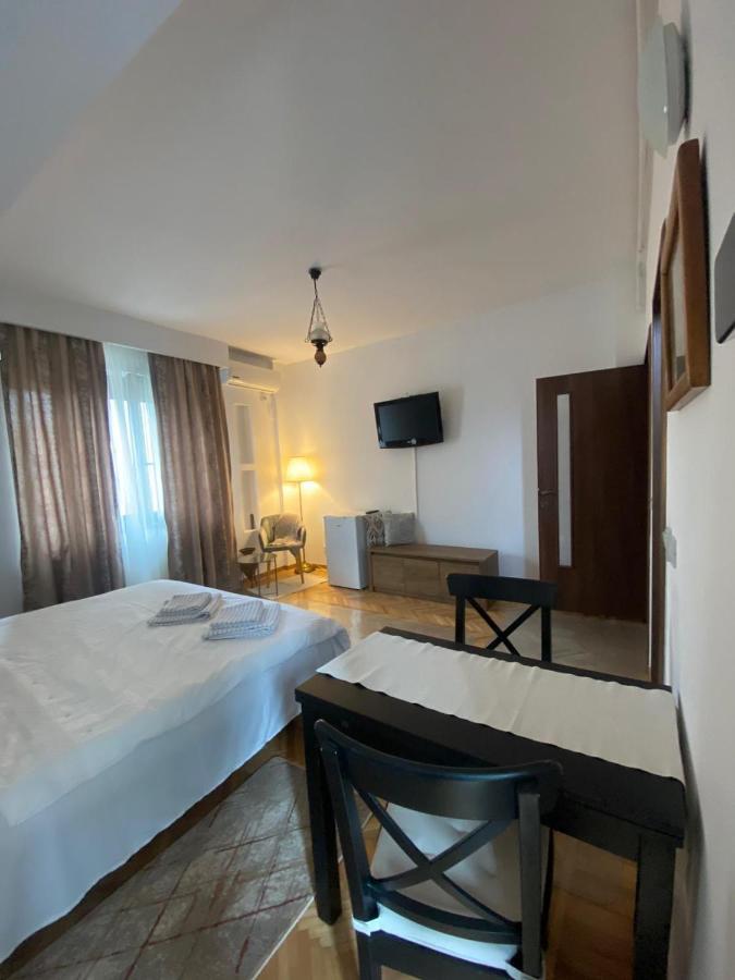 Dinamic Studio Old Town Бухарест Экстерьер фото